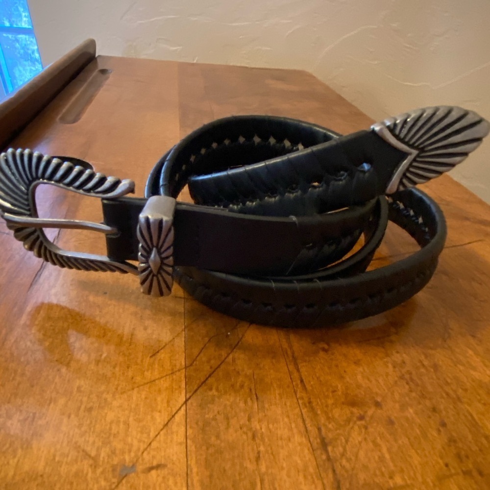 Womens Black Faux Leather Woven Belt with Silvertone Tip Sz 1X